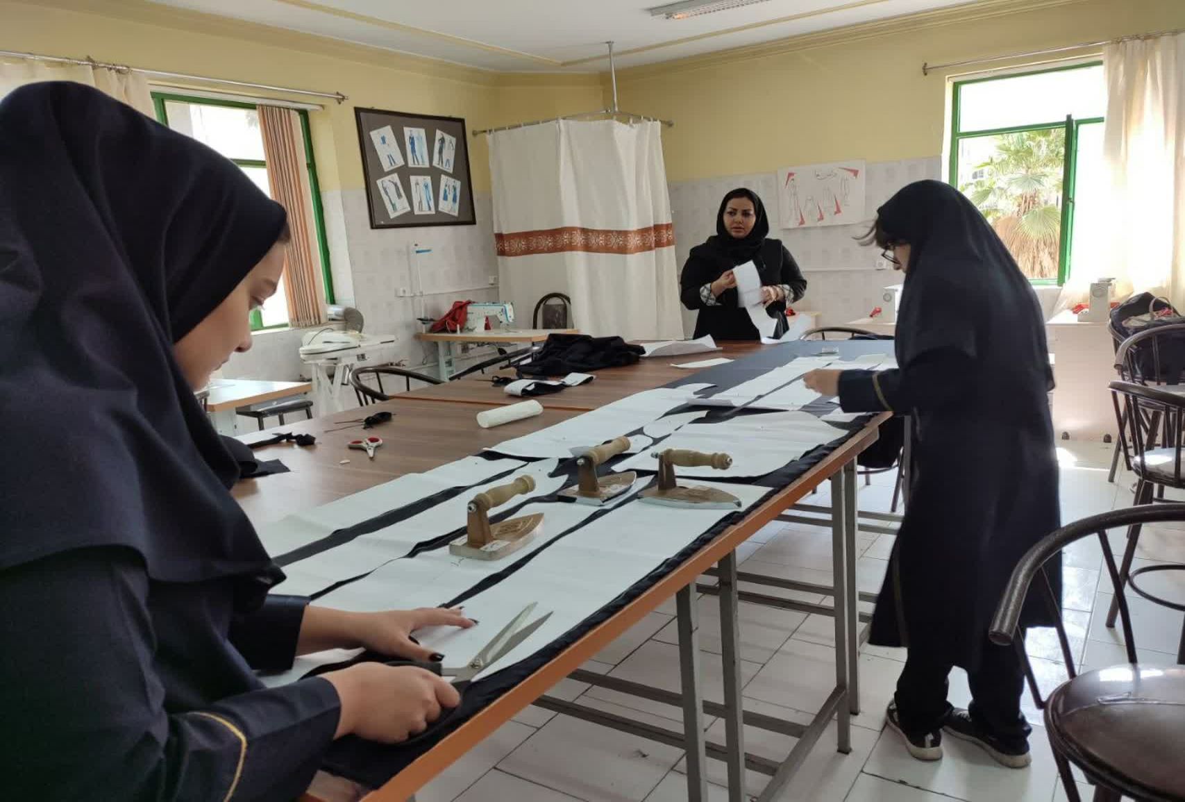 کارگاه عملی رشته طراحی دوخت